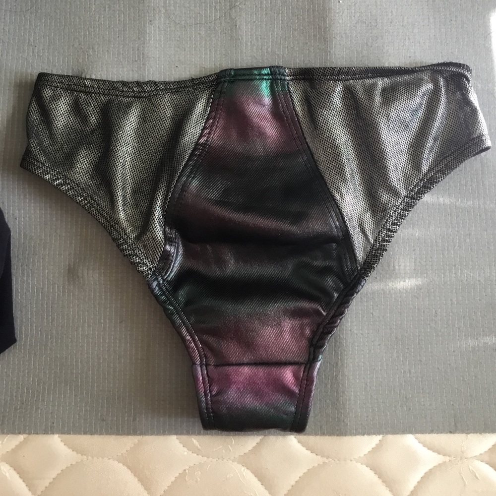 Rave booty shorts - Picture 2 of 5